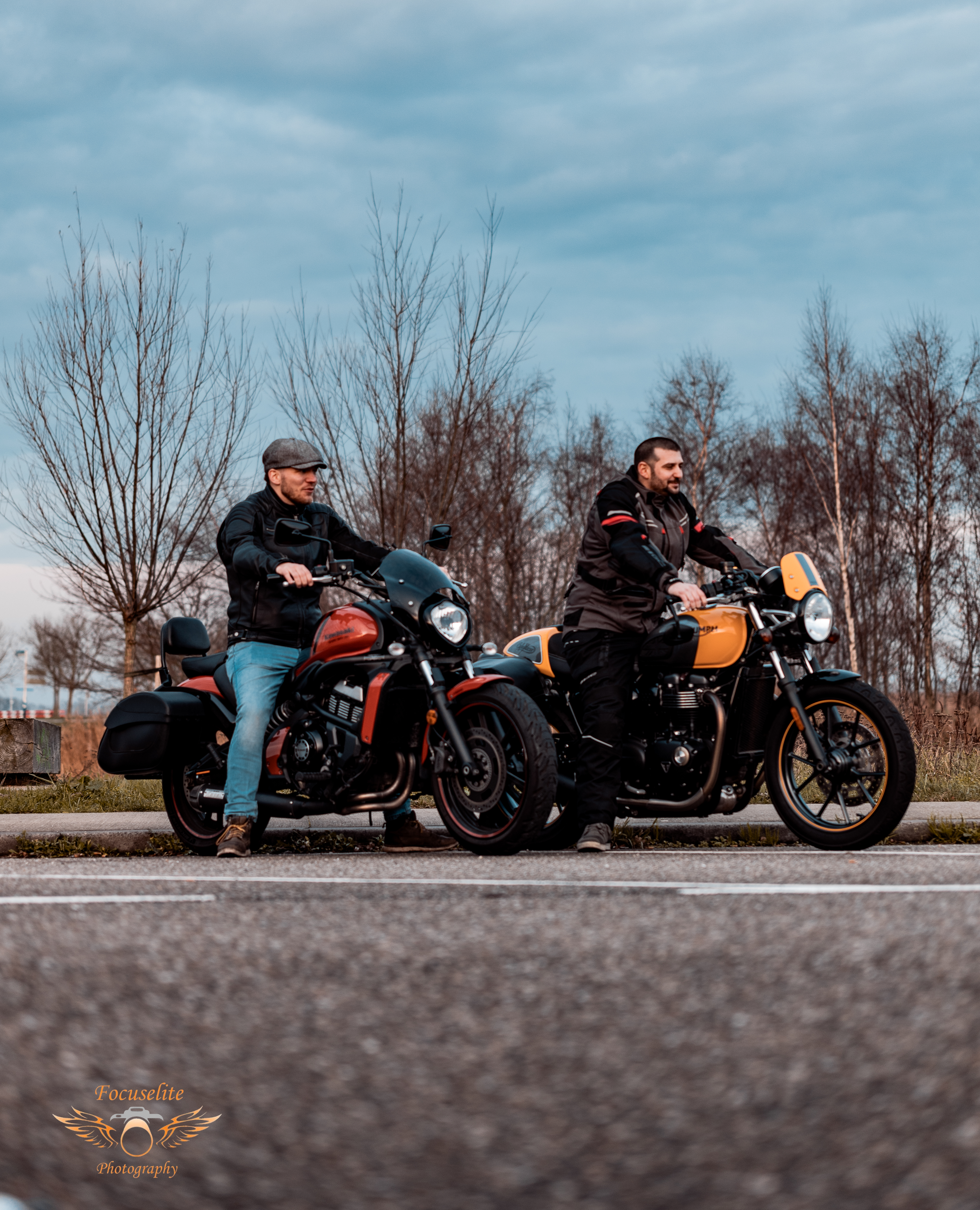 Motorrijders samen onderweg